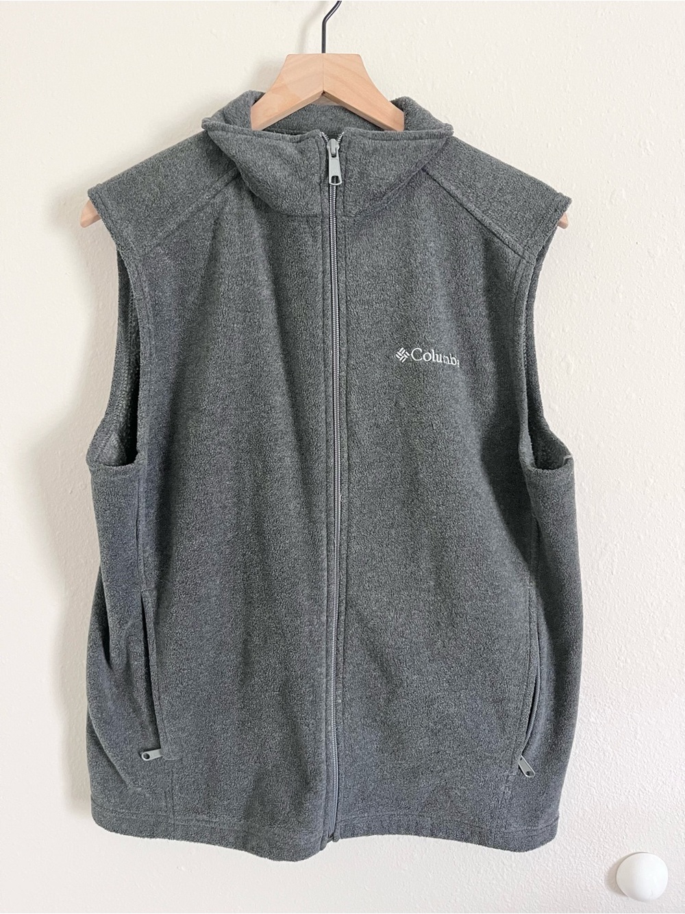 Columbia Men's Full Zip Fleece Vest Size Medium Charcoal Gray Warm Pockets
